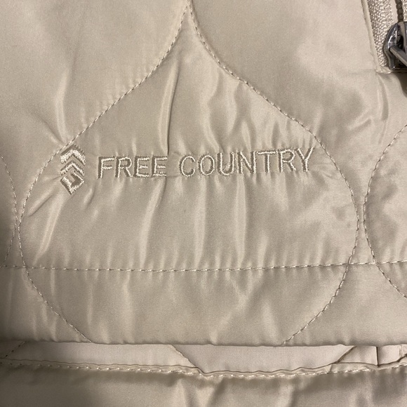 SALE!!! Free country vest - Picture 4 of 7